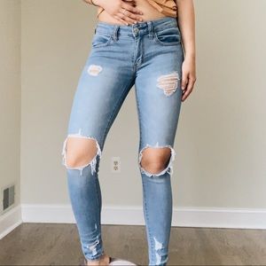 American Eagle Light Wash Ripped Skinny Jeans